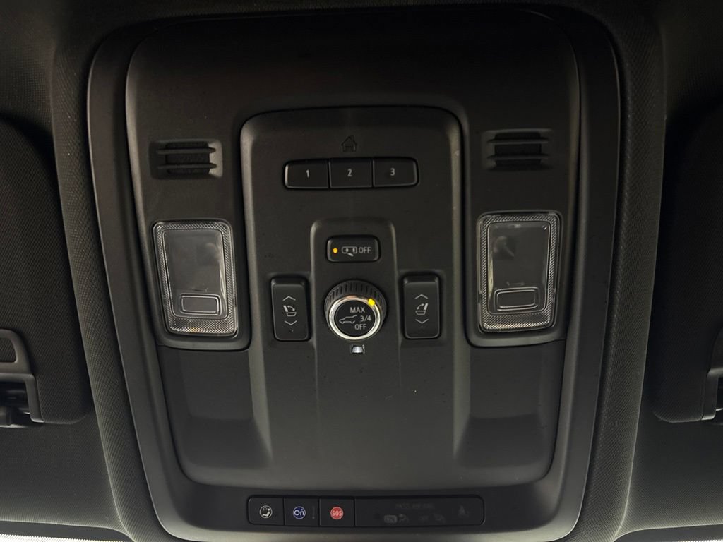 Used 2024 Chevrolet Suburban Z71 w/ Luxury Package AWD/4WD image 26