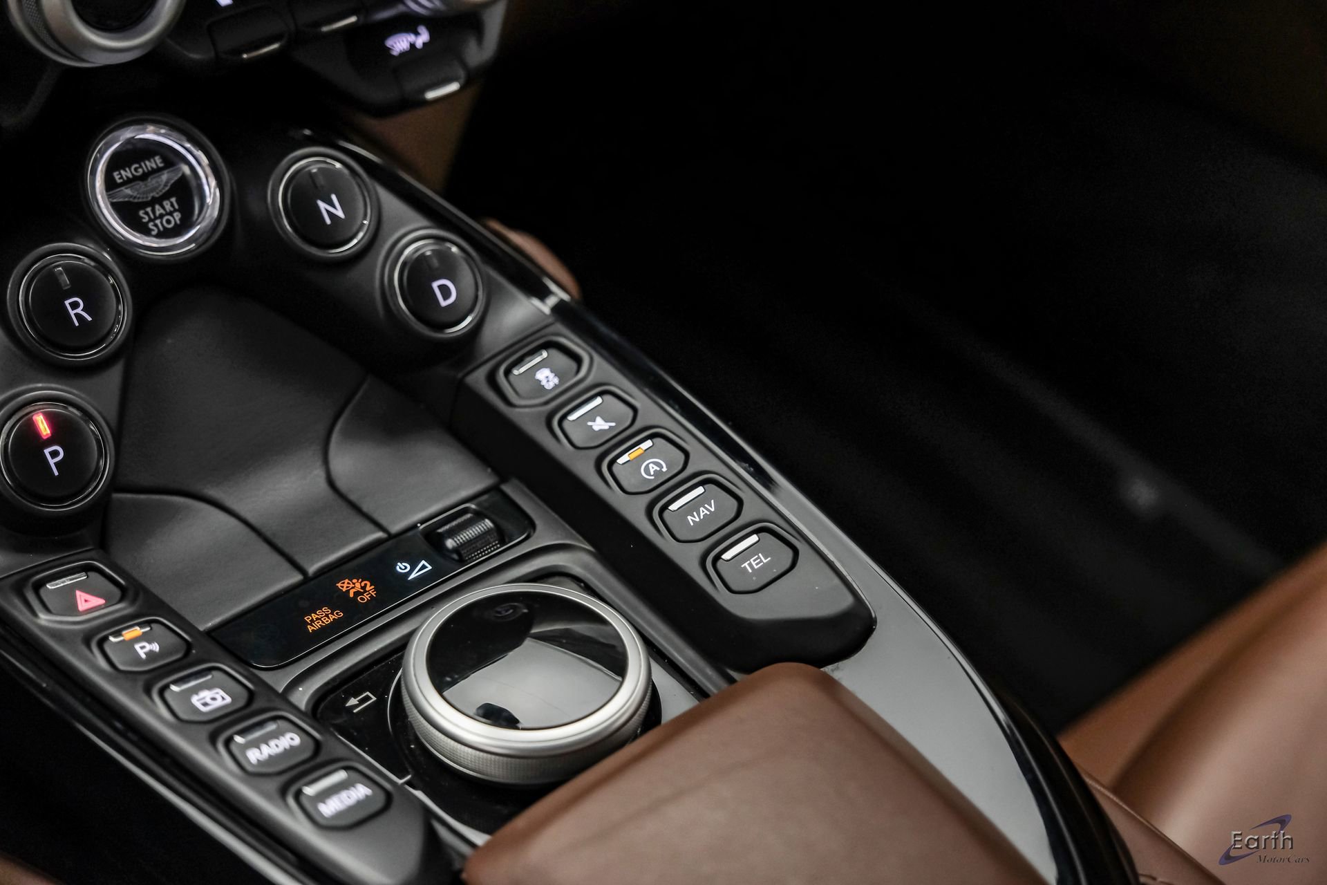 Used 2020 Aston Martin V8 Vantage Coupe RWD image 51