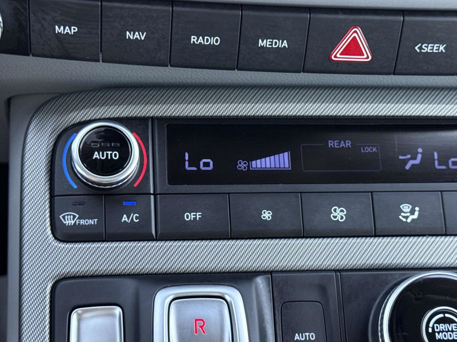 Used 2025 Hyundai Palisade SEL FWD image 25