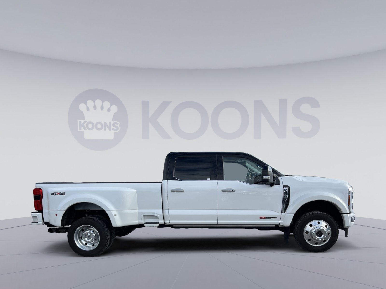 Used 2024 Ford F450 Limited image 8