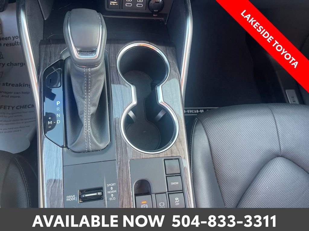 Certified 2025 Toyota Highlander Limited image 33