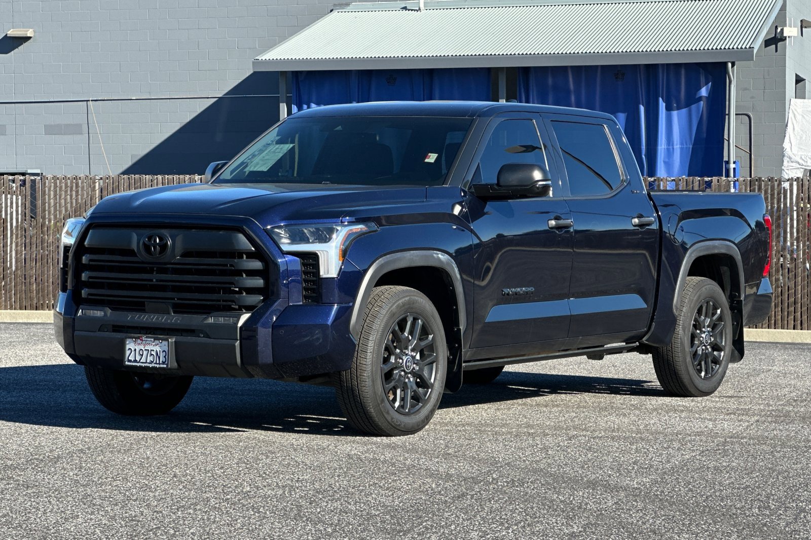 Used 2022 Toyota Tundra SR5 w/ Convenience Package image 9