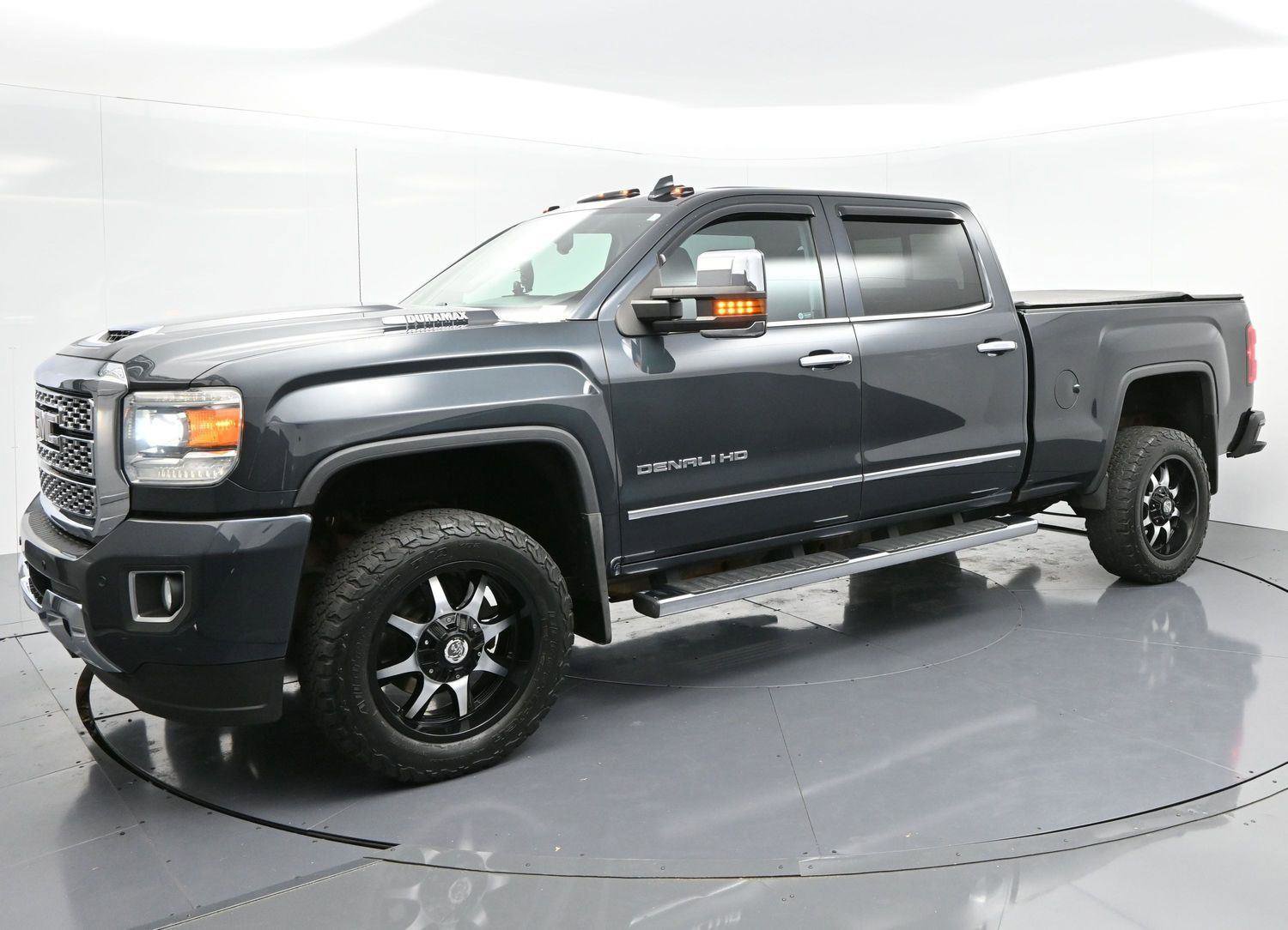 Used 2018 GMC Sierra 2500 Denali w/ Duramax Plus Package image 3