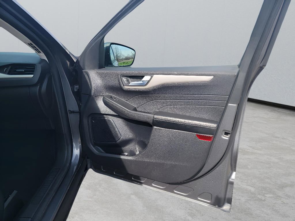Used 2021 Ford Escape SE FWD image 31