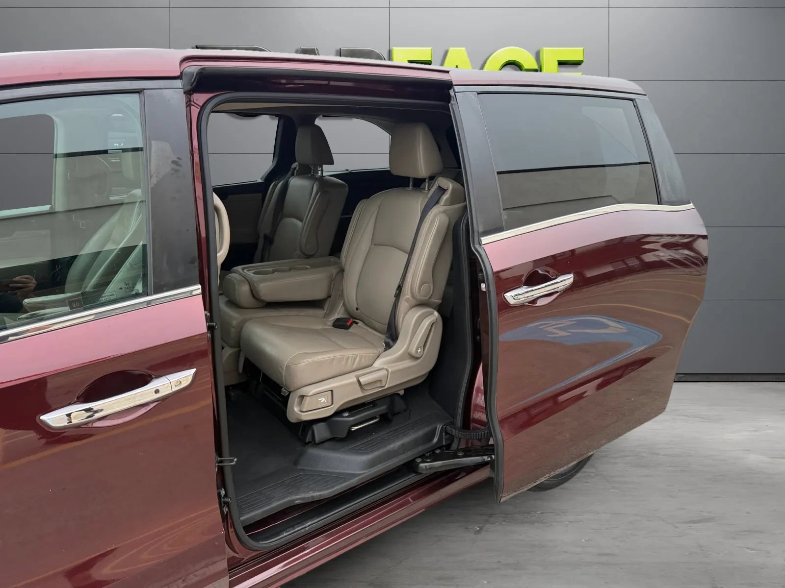 Used 2018 Honda Odyssey Touring image 19