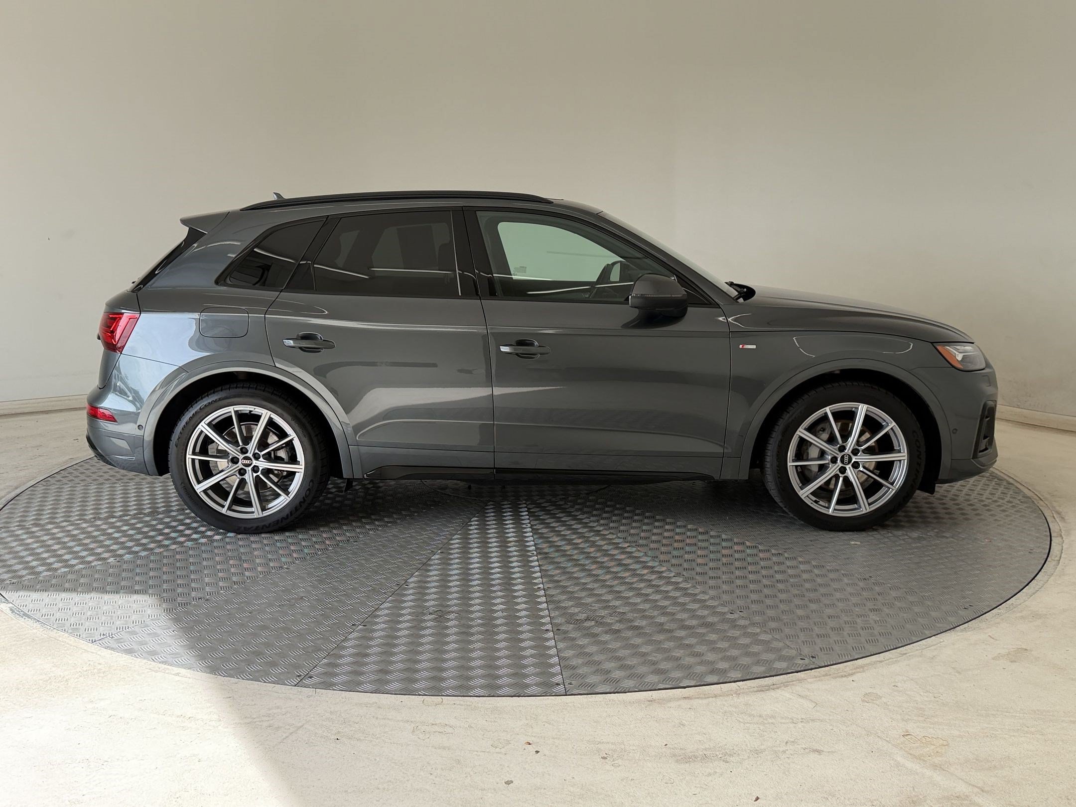 Used 2023 Audi Q5 e Prestige w/ Prestige Package AWD/4WD image 8