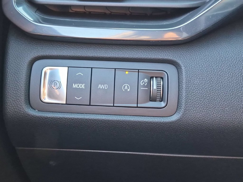 New 2026 GMC Acadia AT4 w/ Luxury Package AWD/4WD image 17
