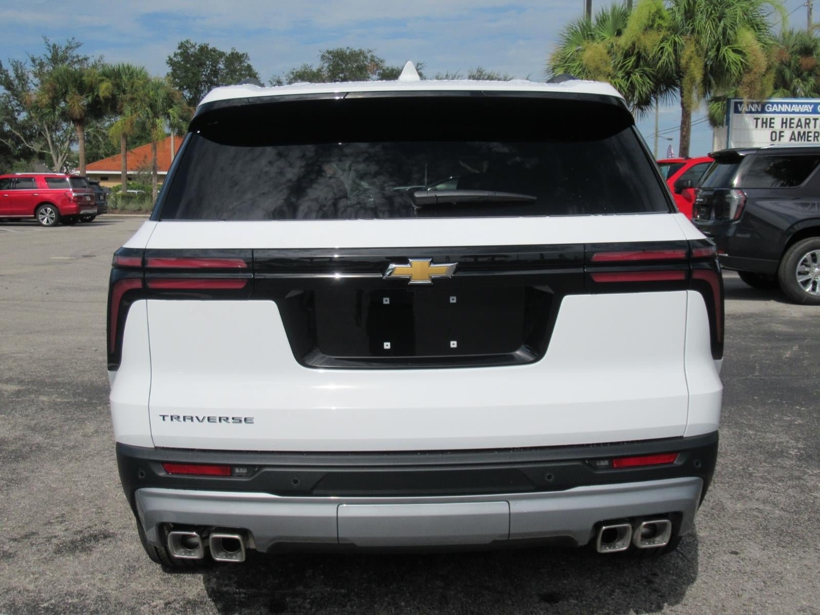 New 2027 Chevrolet Traverse LT FWD image 6