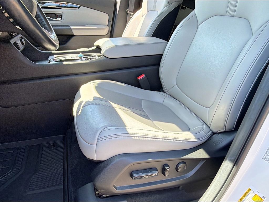 Used 2023 Honda Pilot EX-L image 32