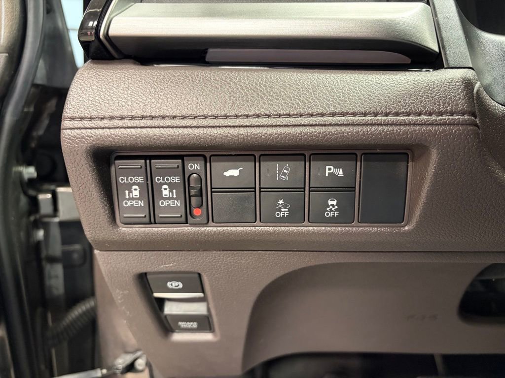 Used 2019 Honda Odyssey Elite image 18