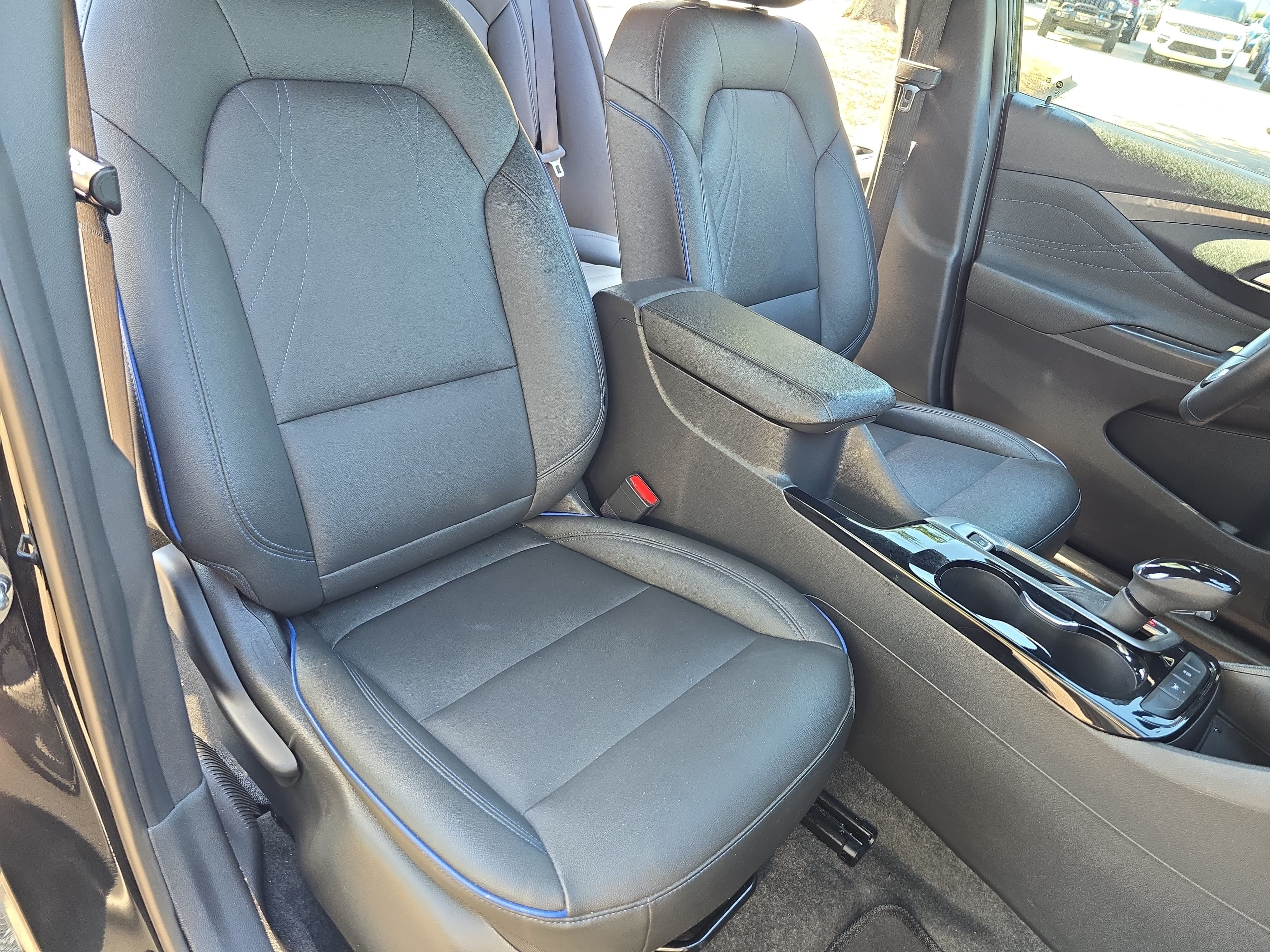 Used 2025 Buick Envista Sport Touring FWD image 10