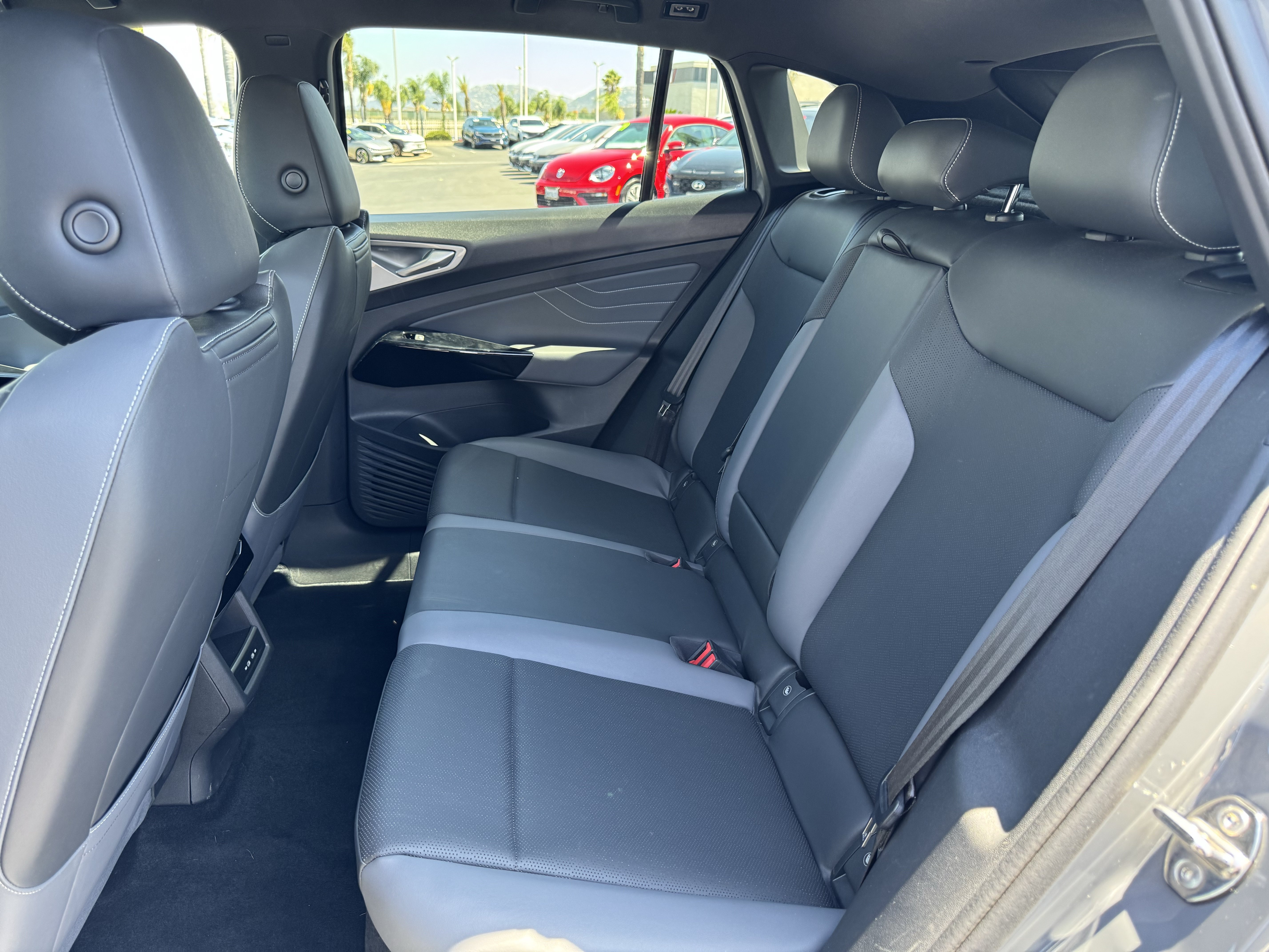 Used 2023 Volkswagen ID.4 Pro S RWD image 32