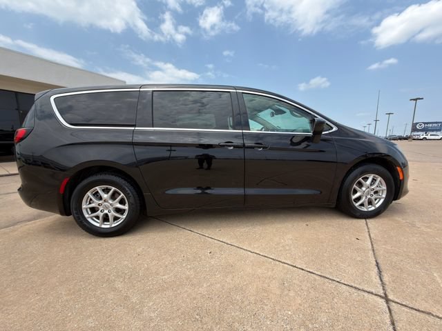 Used 2024 Chrysler Voyager LX FWD image 19