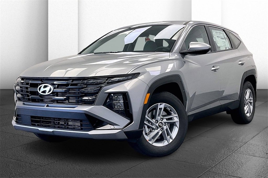 New 2025 Hyundai Tucson SE image 2