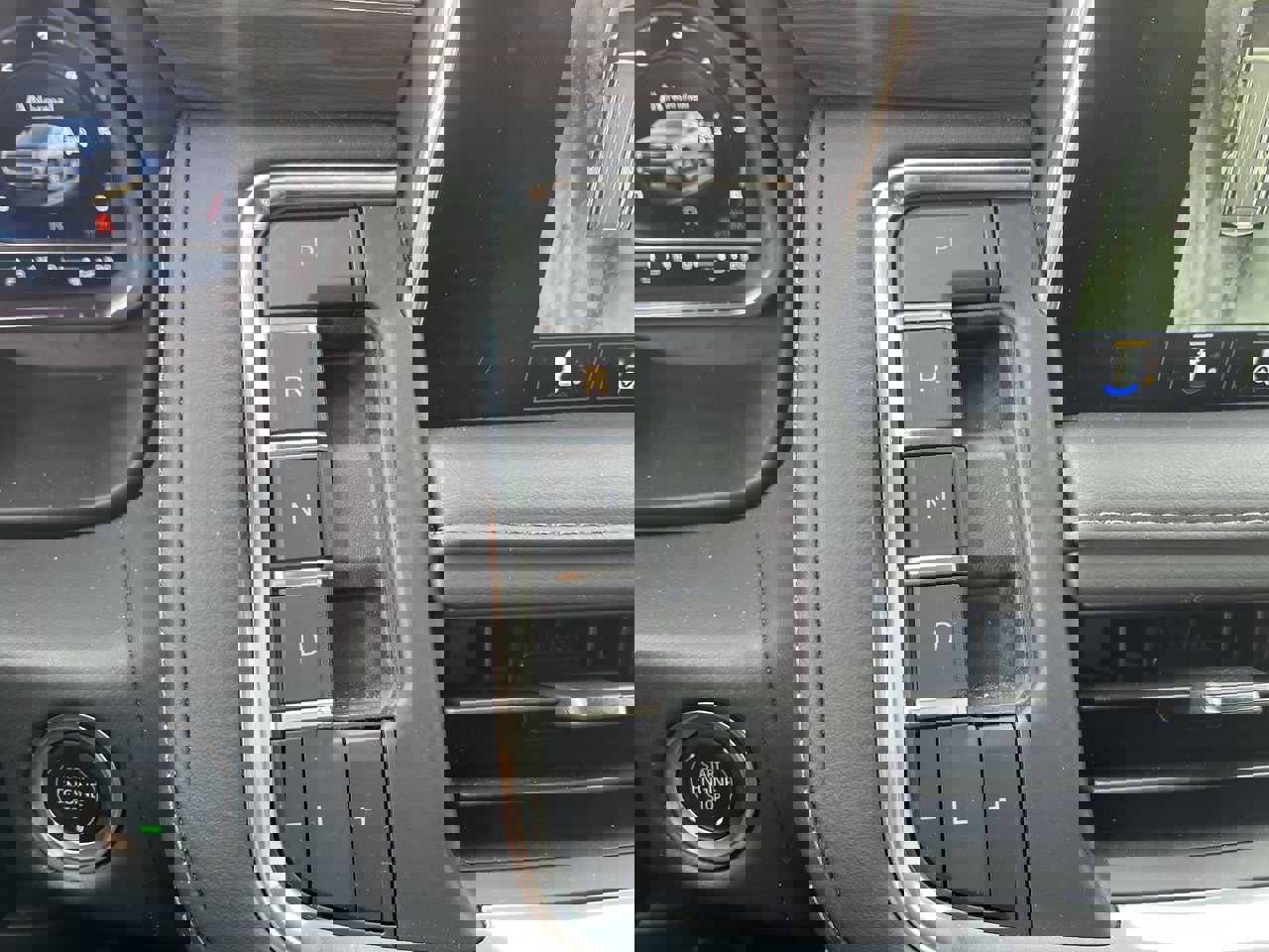 Used 2024 Chevrolet Suburban Z71 w/ Luxury Package image 16