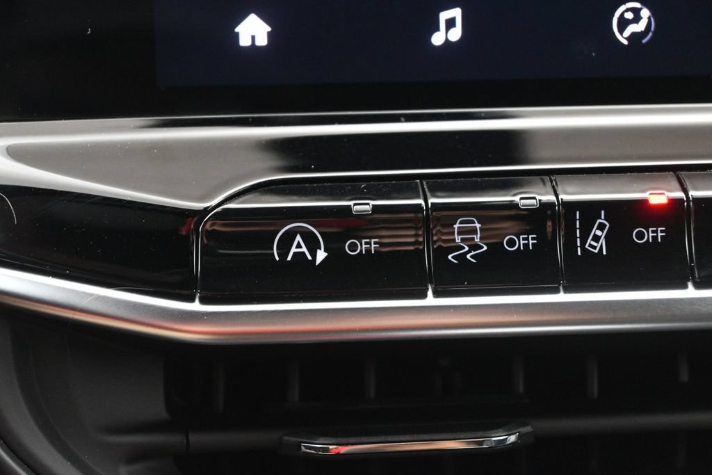New 2026 Jeep Compass Latitude AWD/4WD image 13