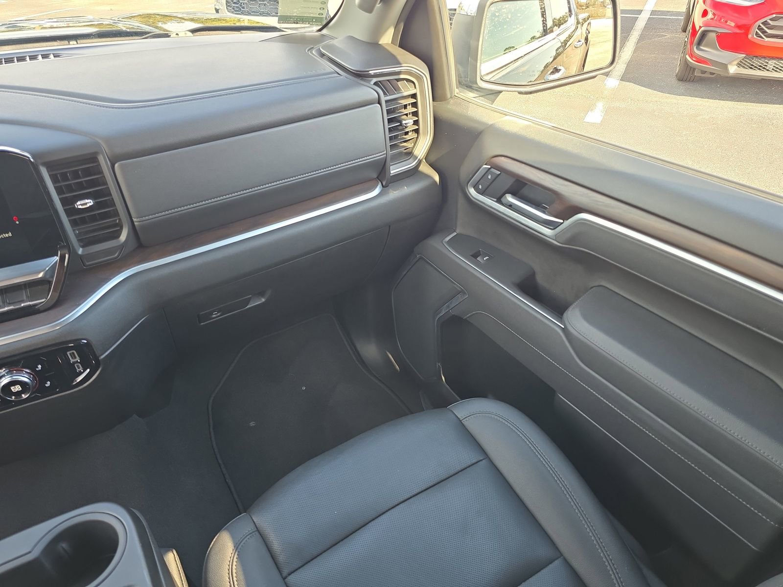 Used 2025 GMC Sierra 1500 SLT image 12