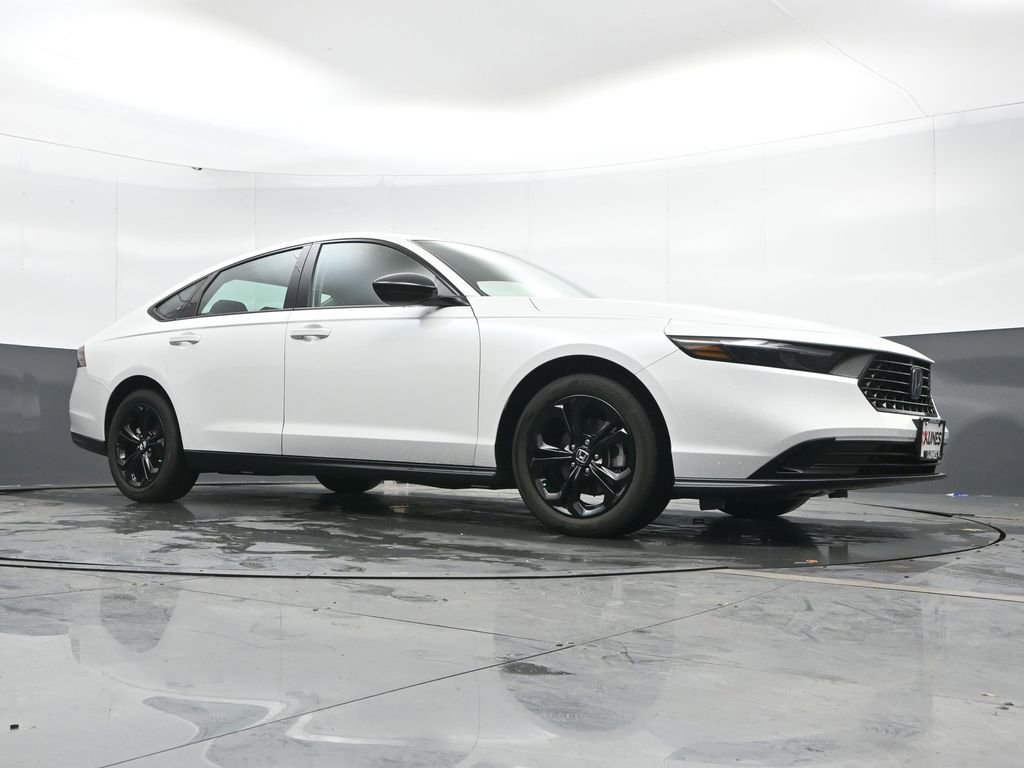 Used 2025 Honda Accord SE image 38