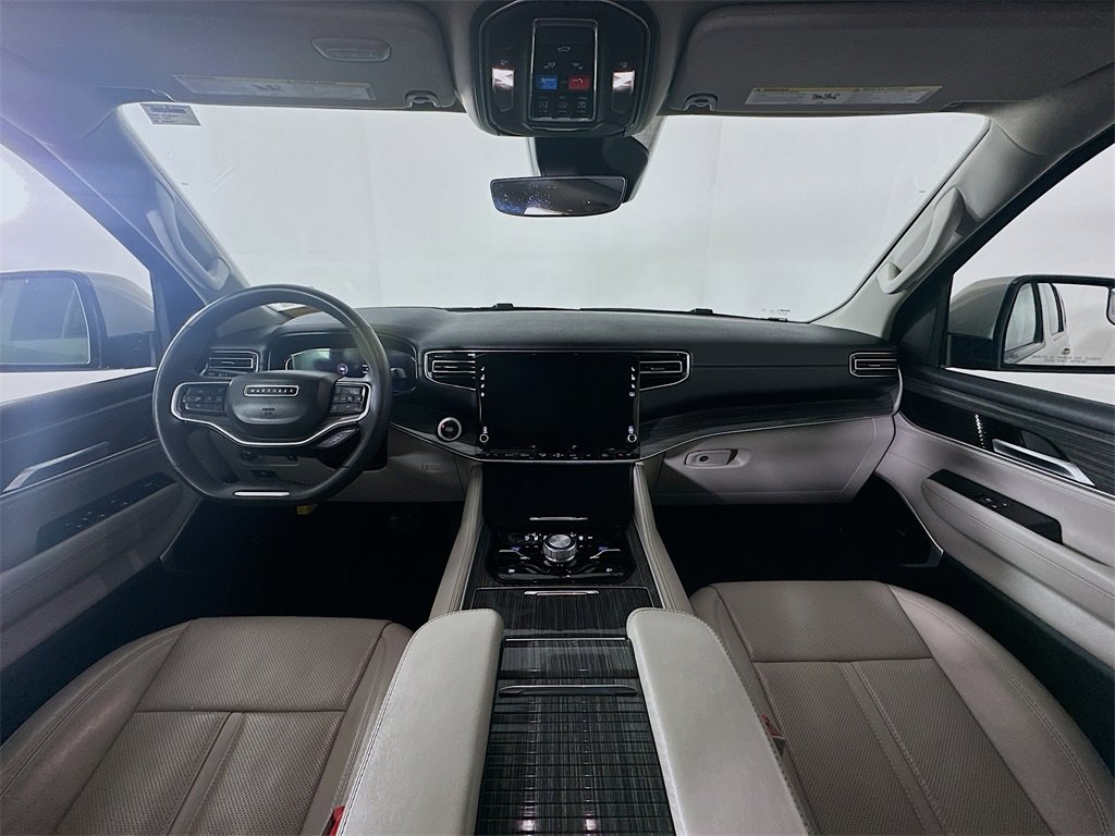 Used 2022 Jeep Wagoneer Series III w/ Premium Group I image 10