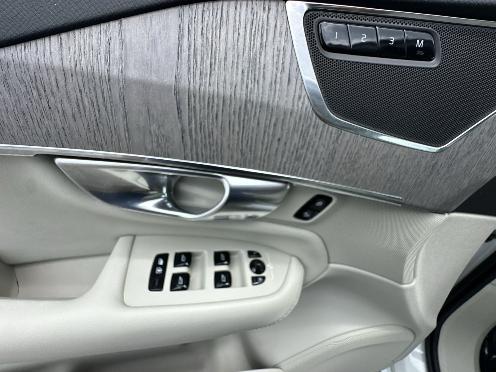 Used 2023 Volvo XC90 B6 Core w/ Climate Package AWD/4WD image 23