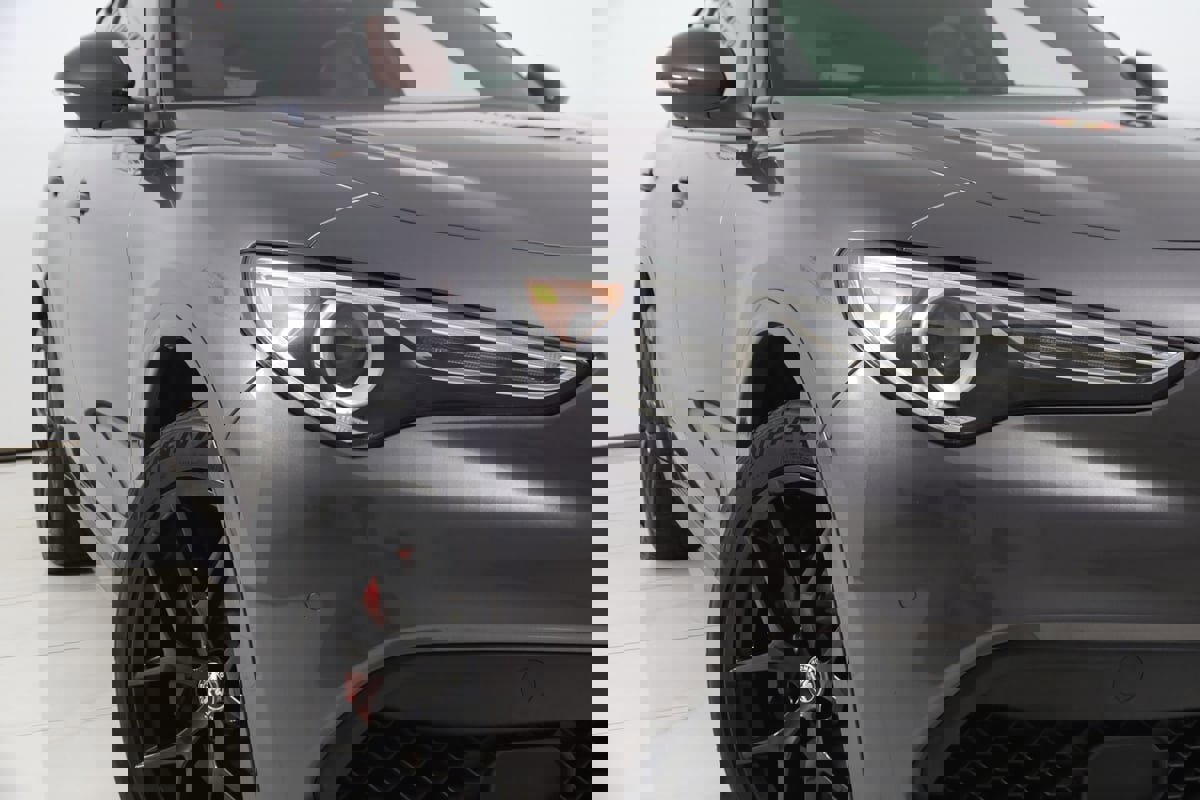 Used 2020 Alfa Romeo Stelvio Ti Sport w/ Quick Order Package 22S Sport image 19