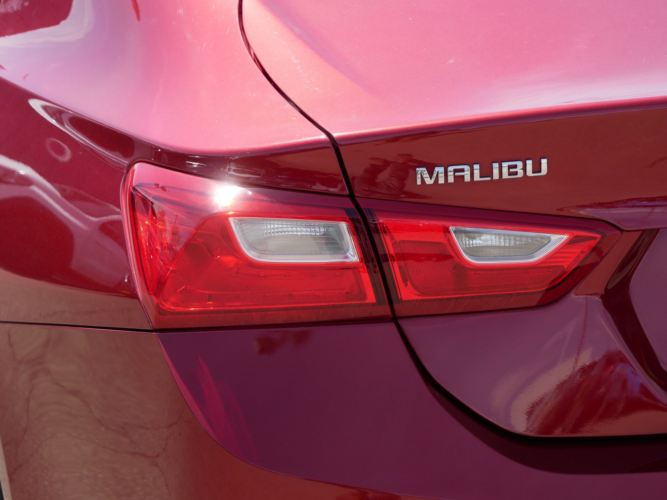 Used 2017 Chevrolet Malibu LT w/ Leather Package FWD image 17