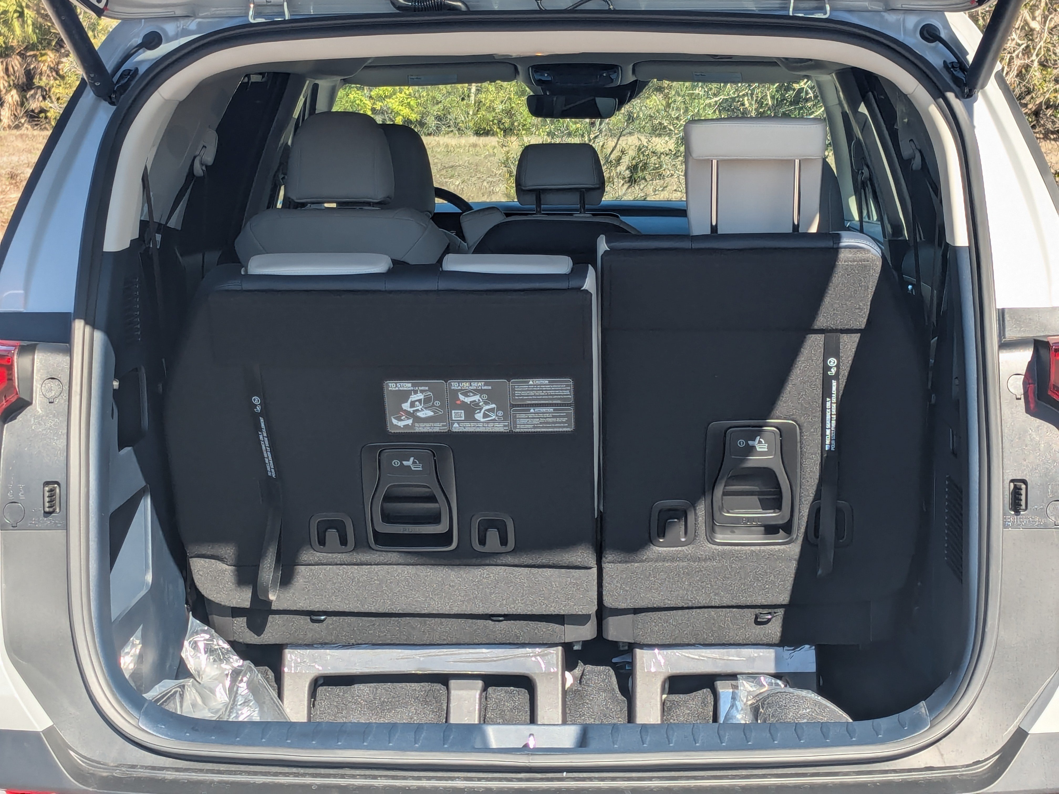 New 2026 Kia Carnival EX FWD image 13