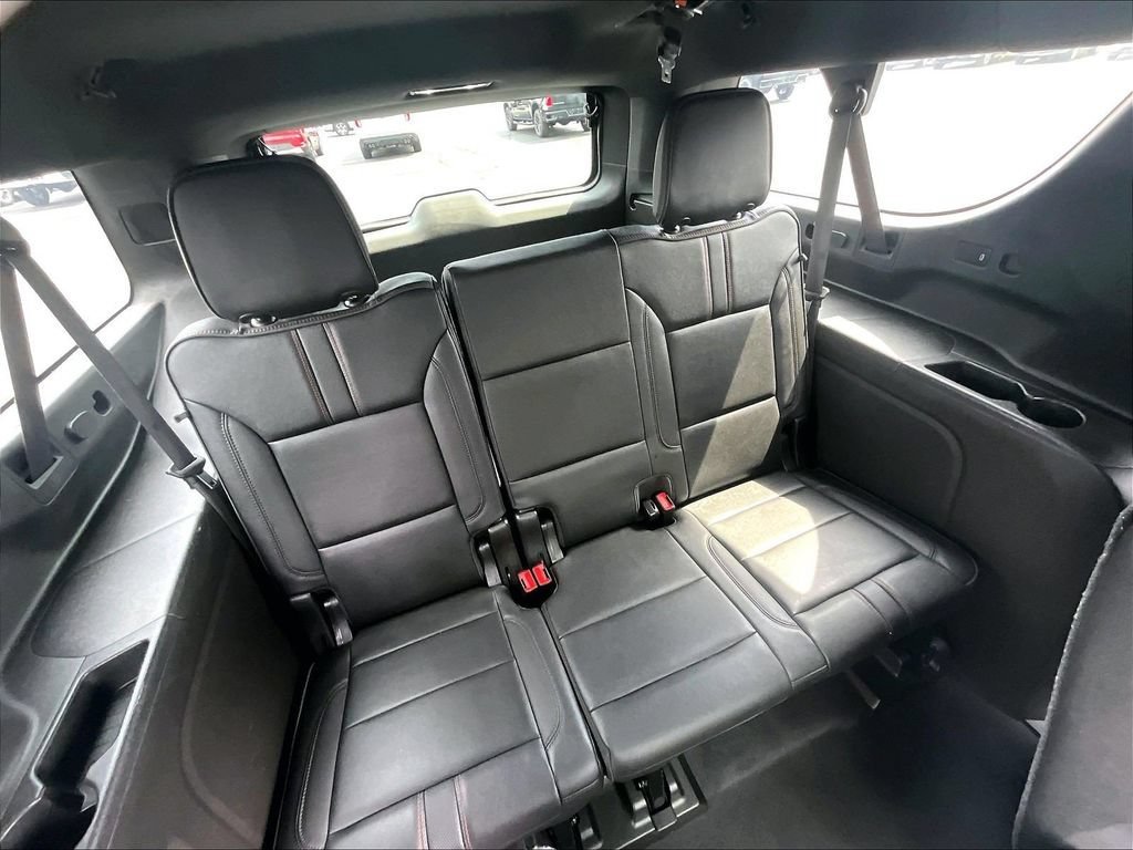 Used 2021 Chevrolet Suburban RST w/ Luxury Package AWD/4WD image 16