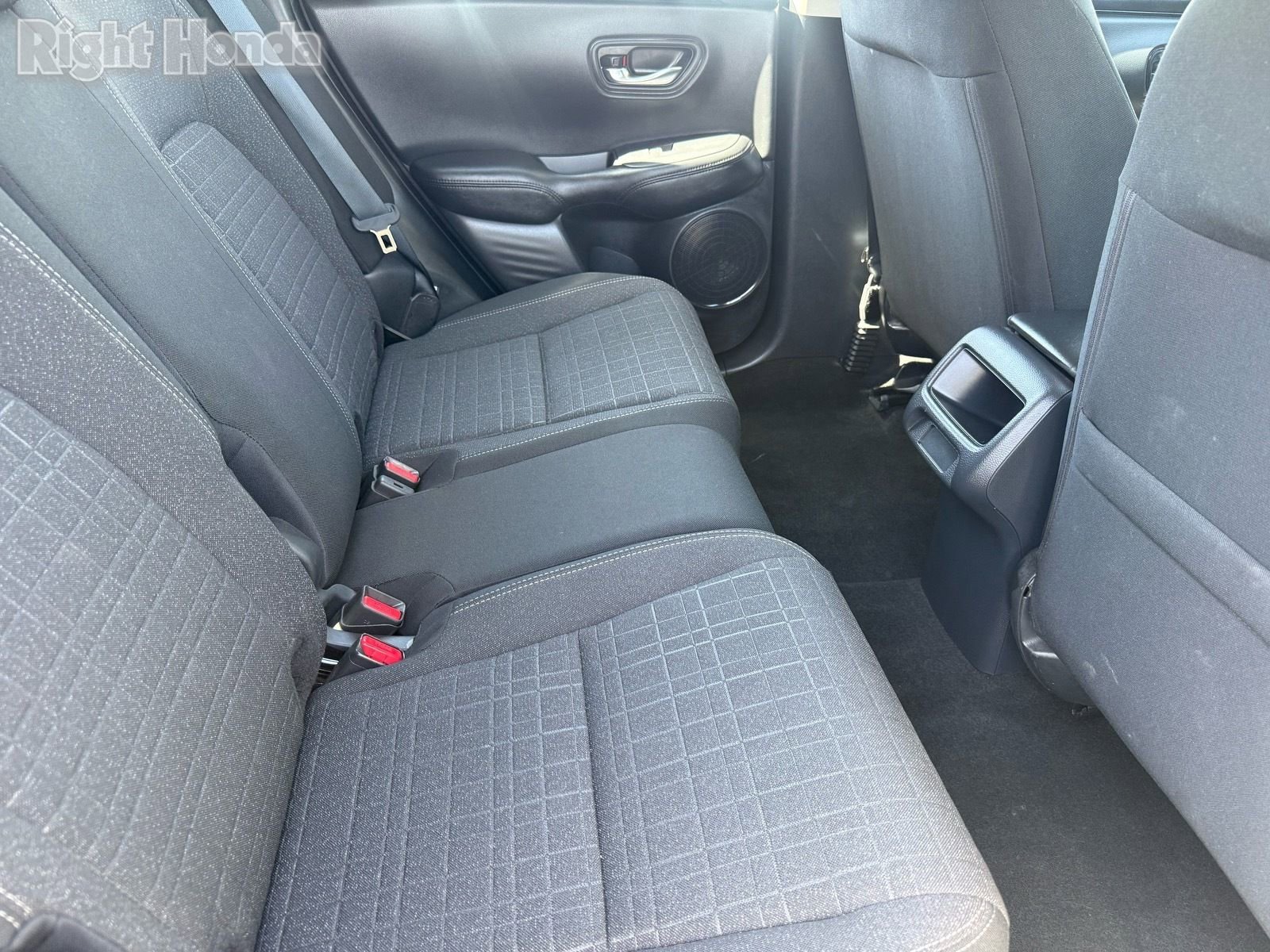 Used 2025 Honda HR-V LX image 29