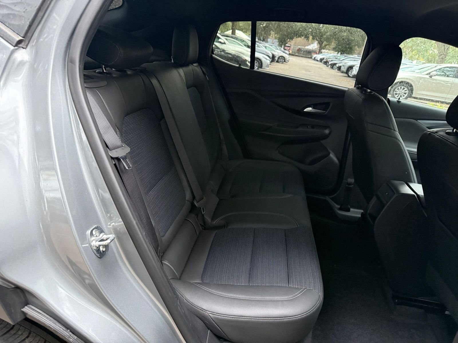 Used 2025 Buick Envista Preferred image 33