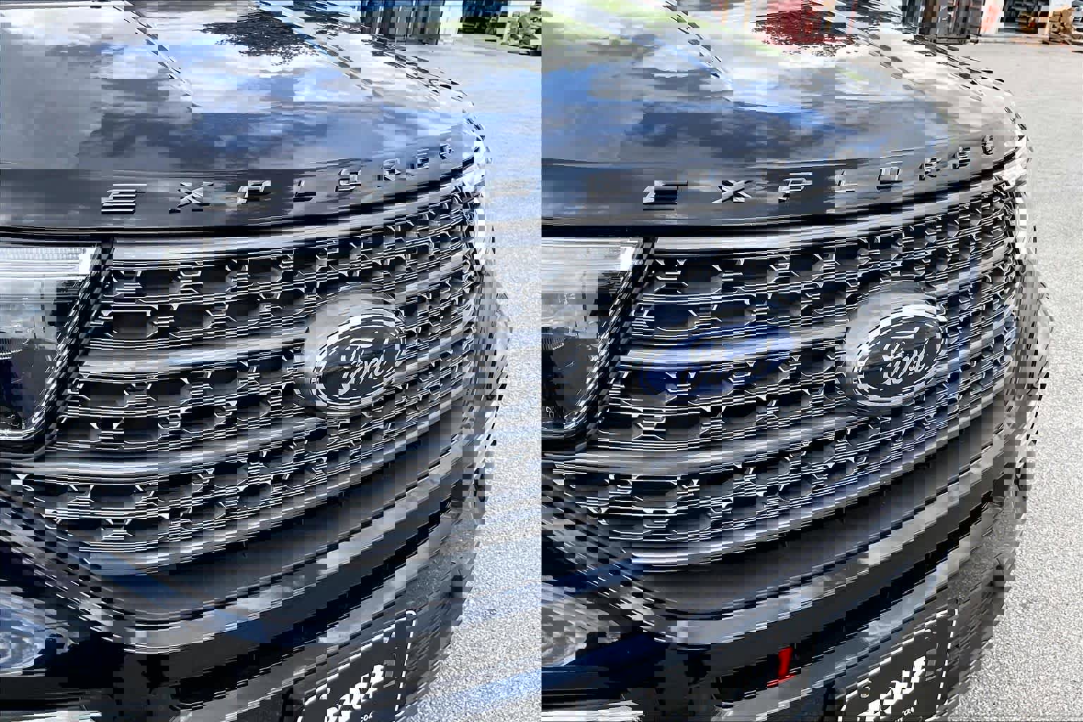 Used 2022 Ford Explorer XLT w/ Equipment Group 202A image 29