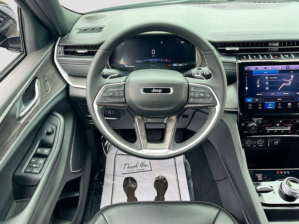 Certified 2025 Jeep Grand Cherokee L Limited w/ Black Appearance Package image 23