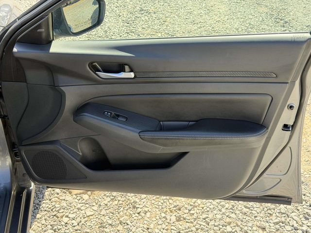 Used 2024 Nissan Altima 2.5 SV FWD image 10