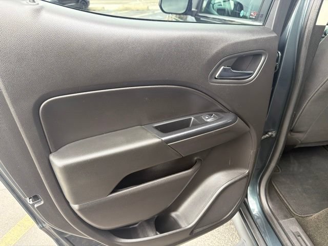 Used 2017 Chevrolet Colorado LT w/ LT Convenience Package RWD image 16
