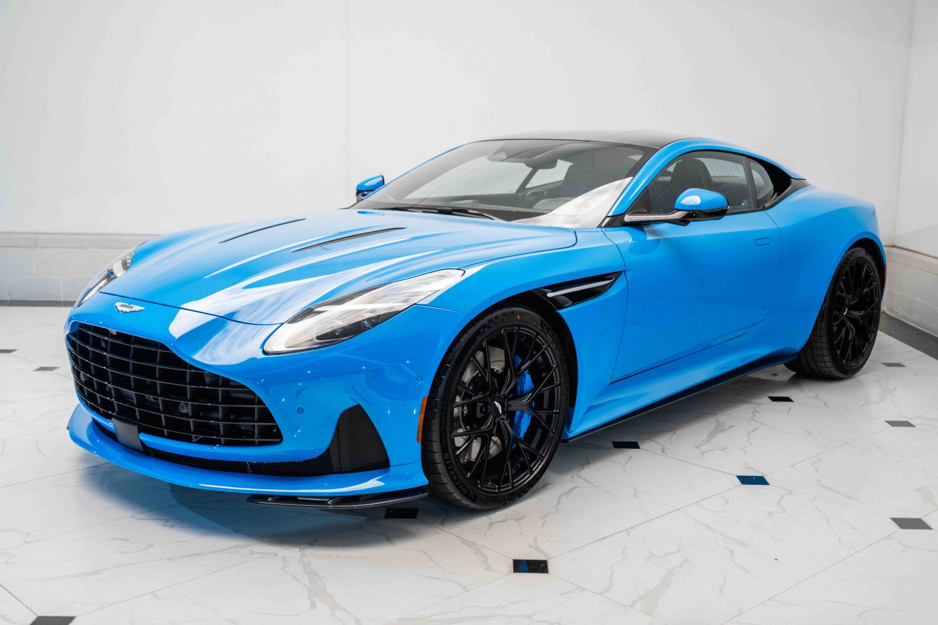 Used 2024 Aston Martin DB12 Coupe image 35