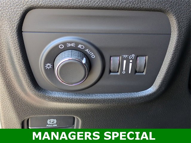 New 2025 Jeep Grand Cherokee L Laredo w/ Luxury Tech Group I image 14