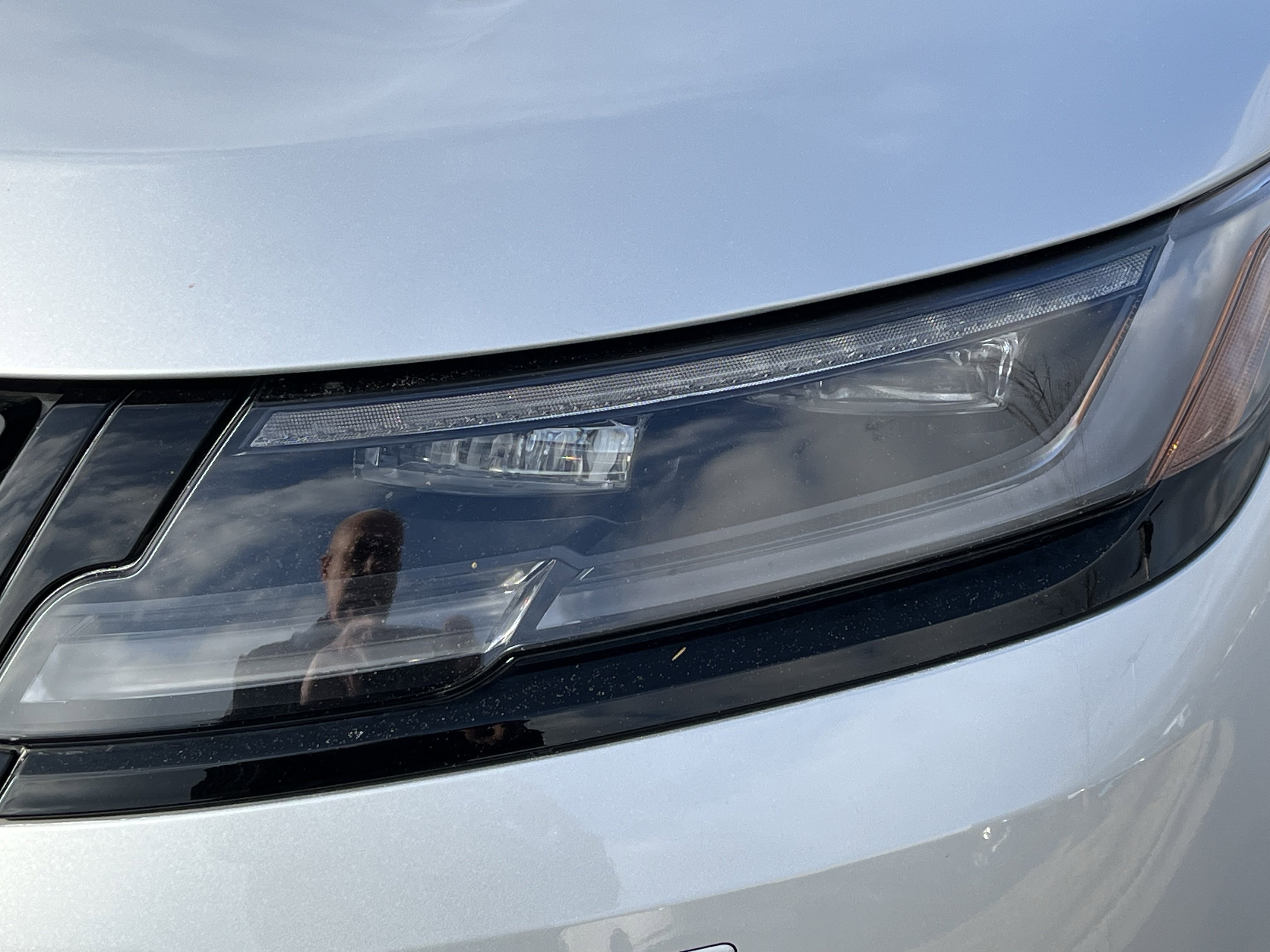 Certified 2024 Land Rover Range Rover Velar Dynamic SE image 12