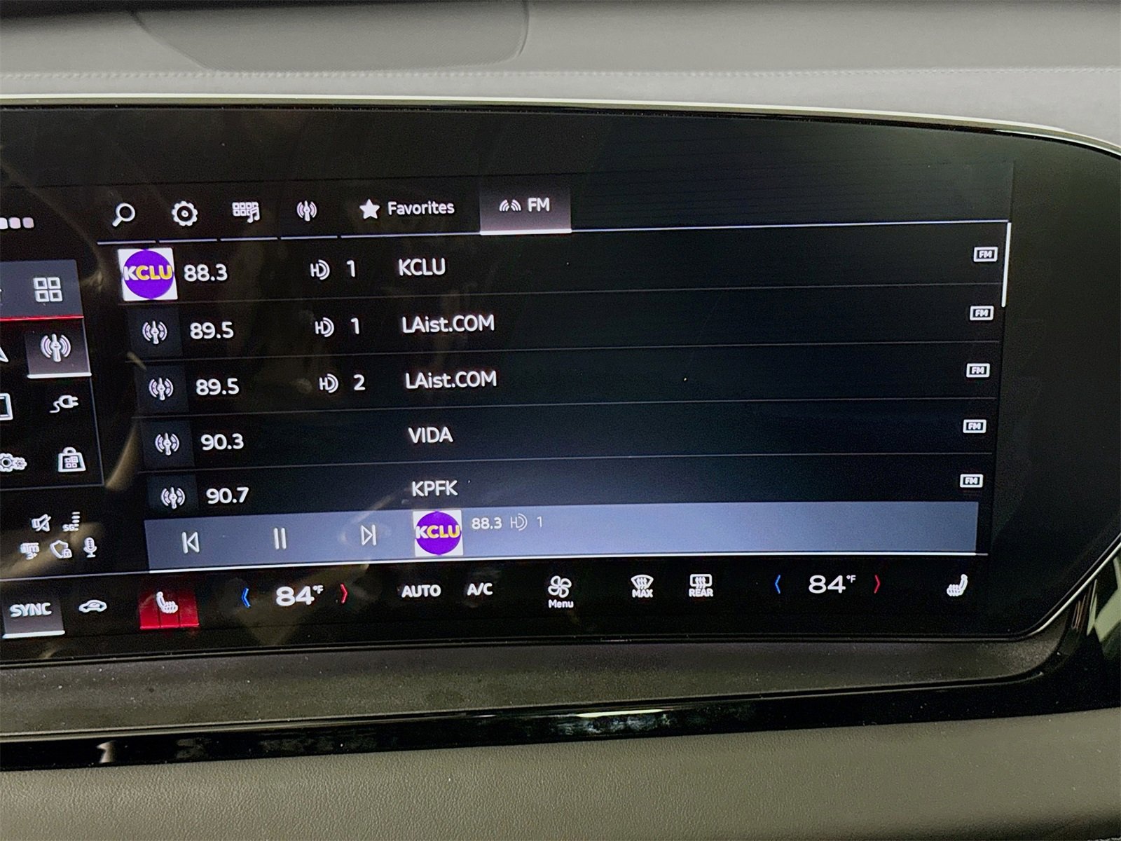 Certified 2025 Audi Q6 e-tron Premium w/ Convenience Package image 14