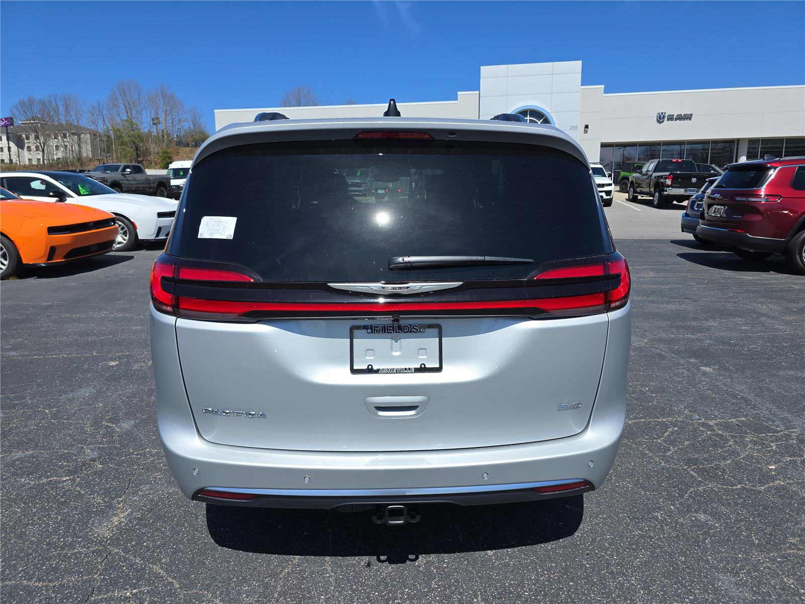 New 2026 Chrysler Pacifica Pinnacle image 4