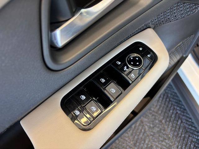 Certified 2024 Nissan Ariya FWD image 16