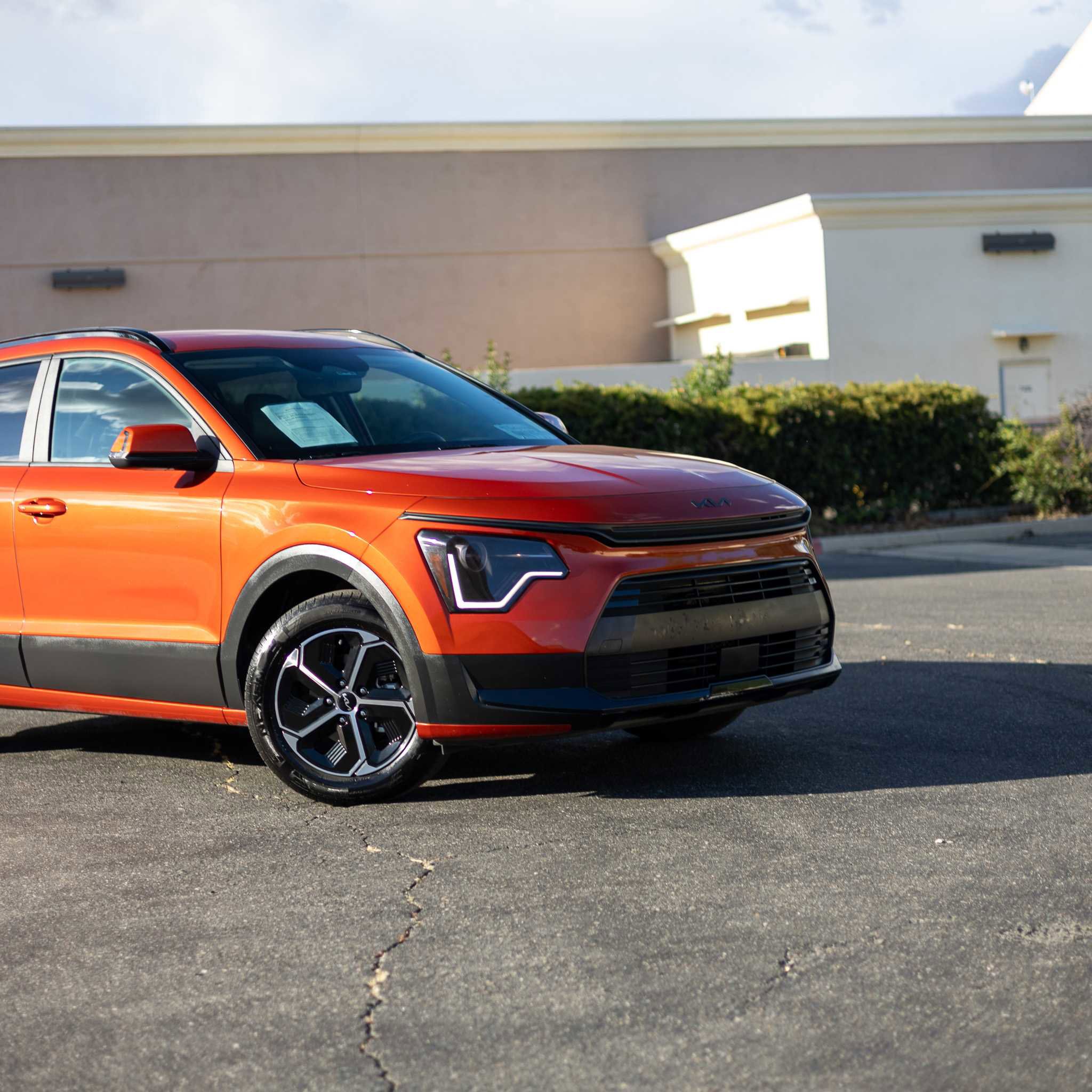 Used 2023 Kia Niro EX image 9