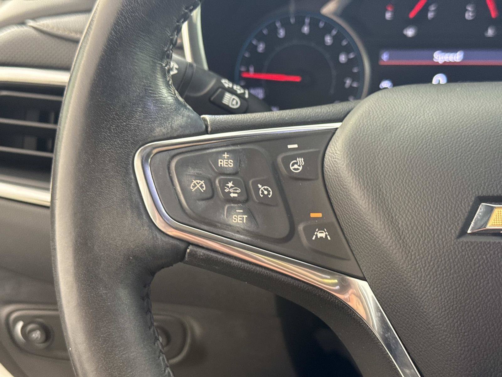Used 2021 Chevrolet Equinox Premier FWD image 31