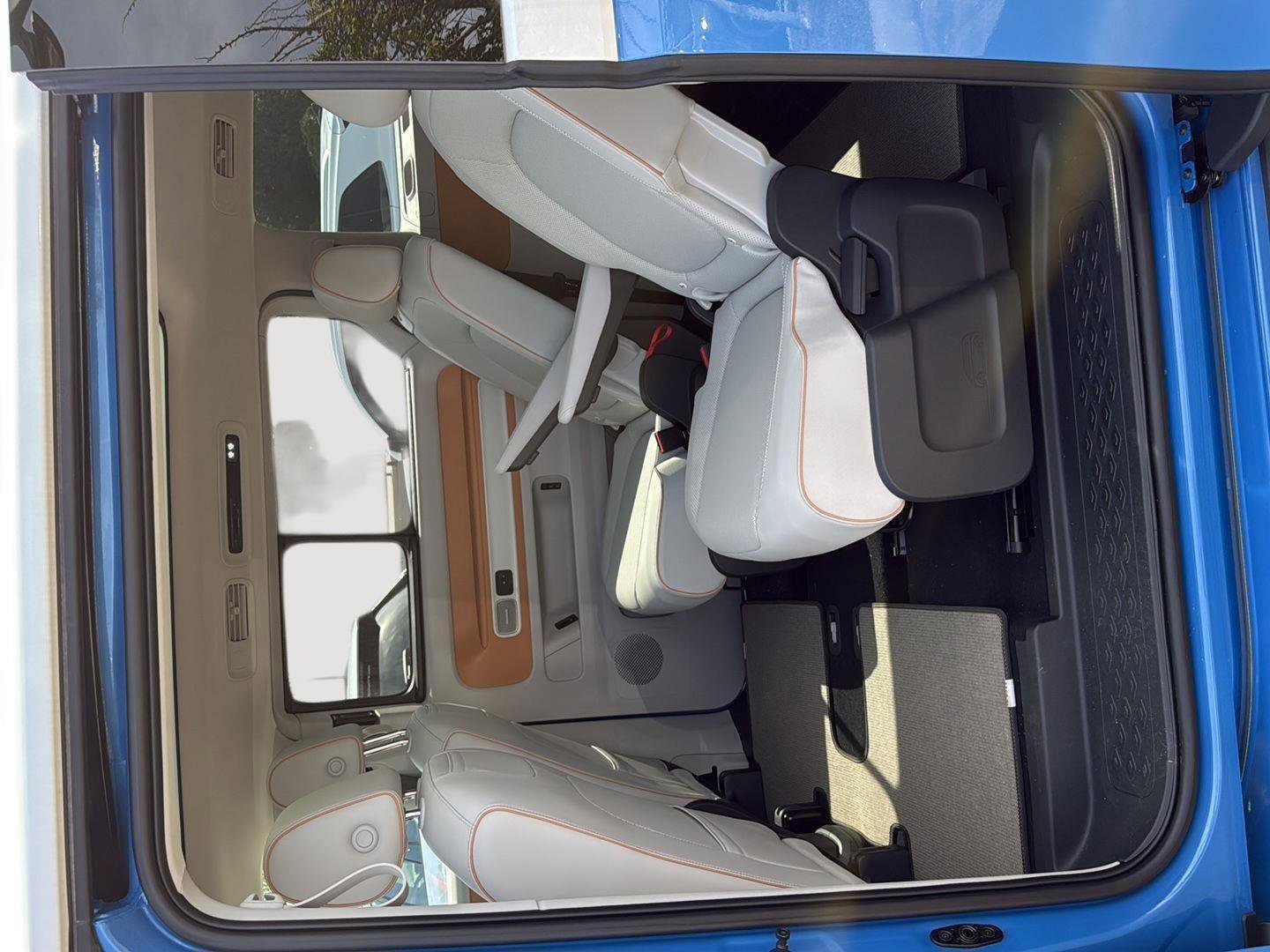 New 2025 Volkswagen ID. Buzz Pro S Plus image 18