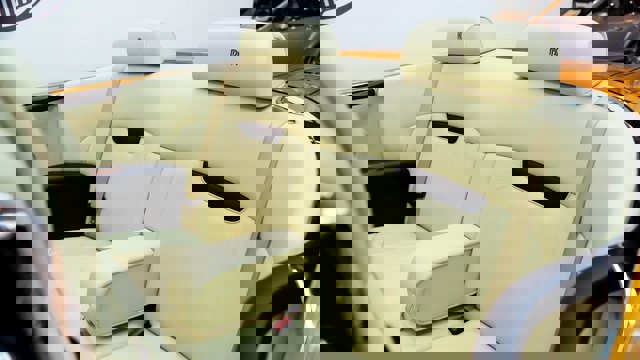 Used 2011 Rolls-Royce Phantom Drophead Coupe image 38