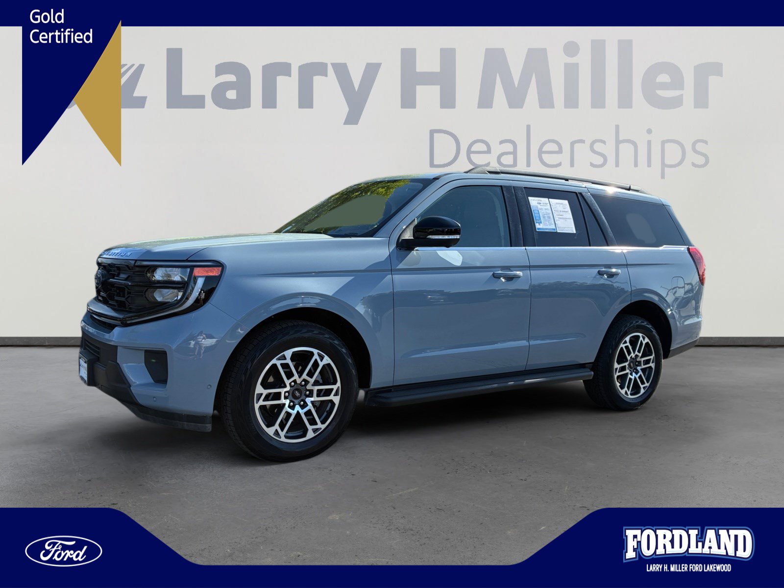 Certified 2025 Ford Expedition Active AWD/4WD image 1