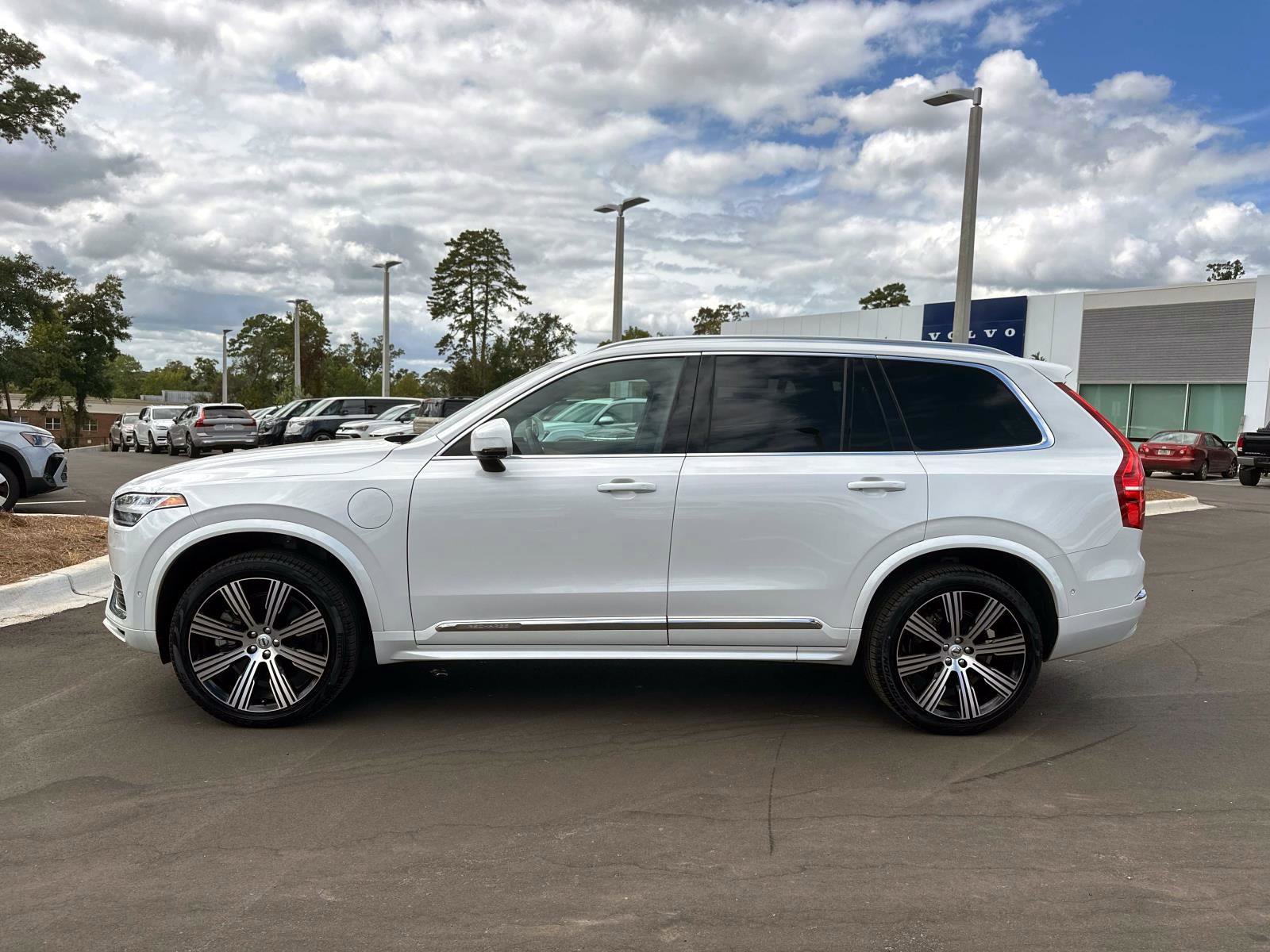 Certified 2024 Volvo XC90 T8 Plus w/ Protection Package Premier image 2