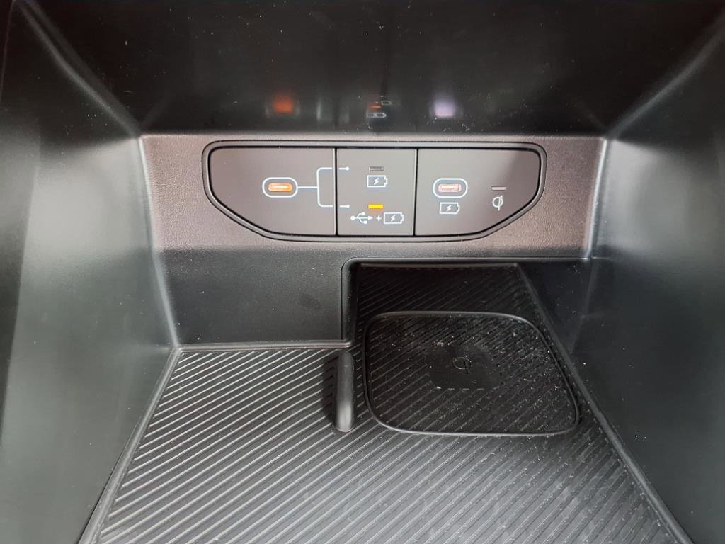Used 2025 Kia Sorento EX w/ Panoramic Sunroof Package image 8