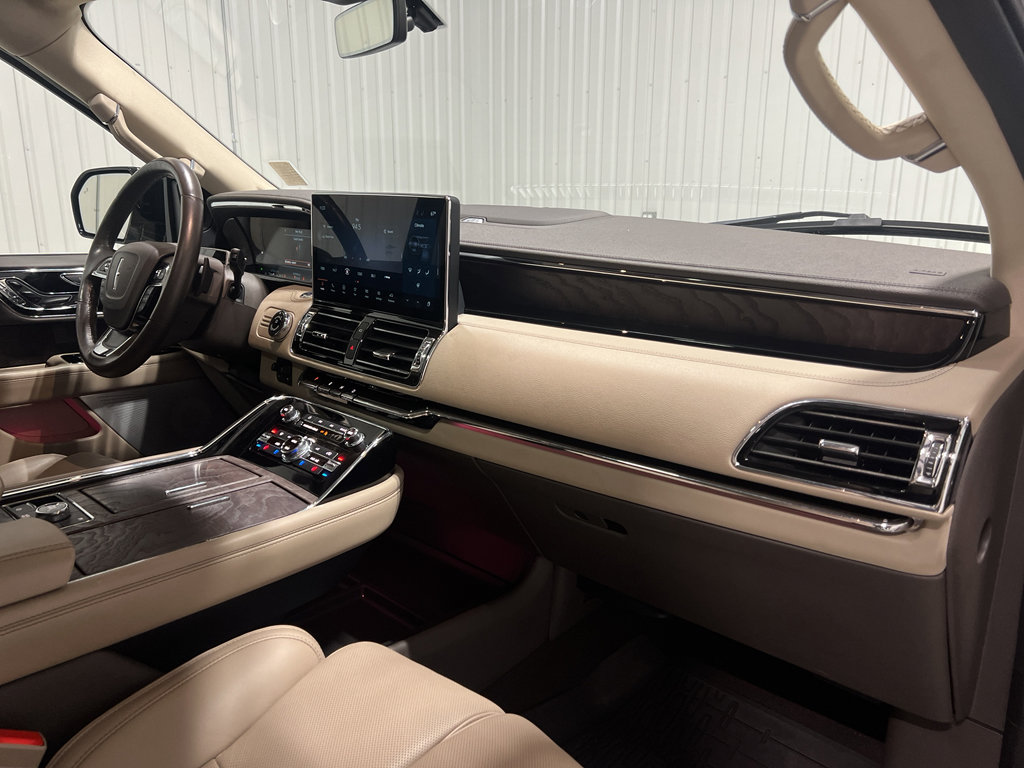 Used 2023 Lincoln Navigator L Reserve image 30