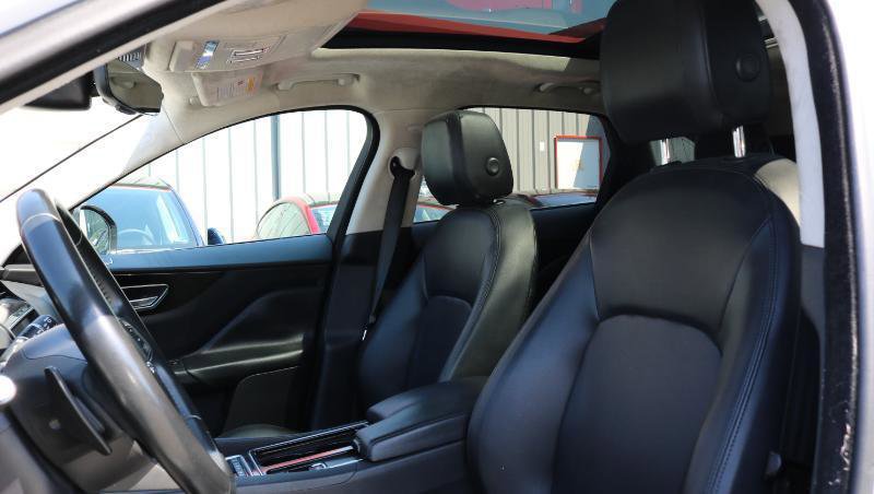 Used 2020 Jaguar F-PACE Premium AWD/4WD image 8