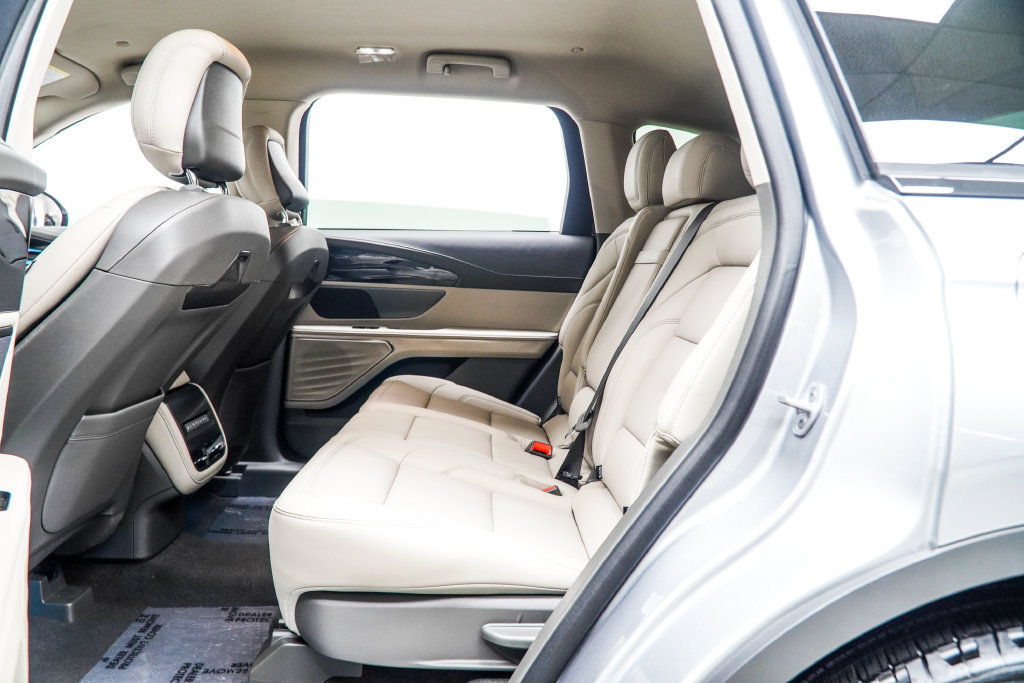 Used 2025 Lincoln Nautilus Premier AWD/4WD image 26